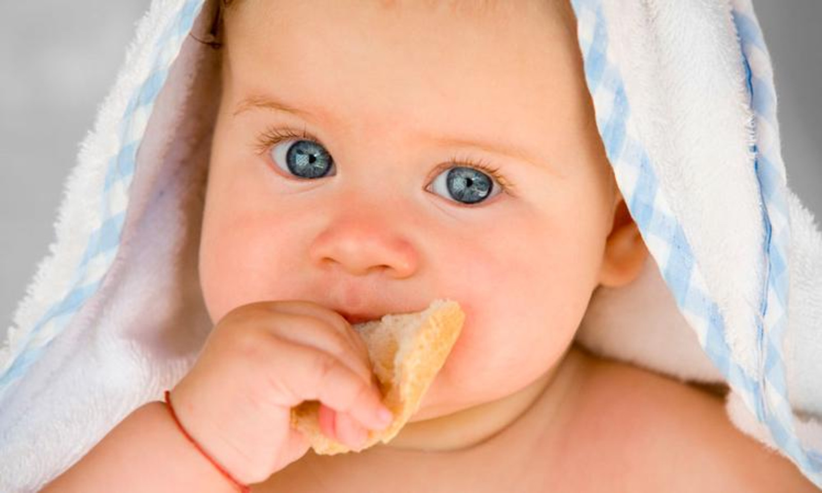 Vanaf wanneer mag je baby brood eten? Ouders van Nu