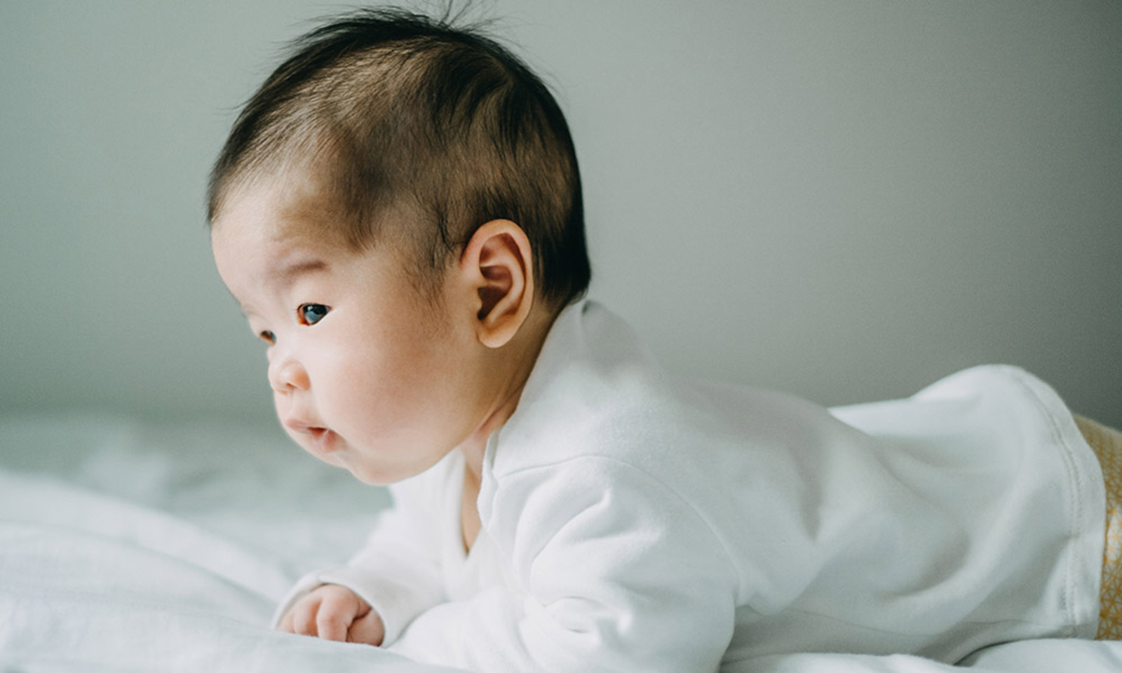 Mag een baby op zijn buik slapen? Ouders van Nu