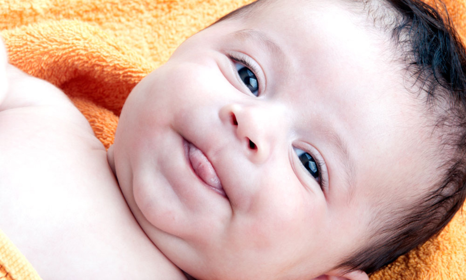 Tongriem bij je baby doorknippen of niet? Ouders van Nu