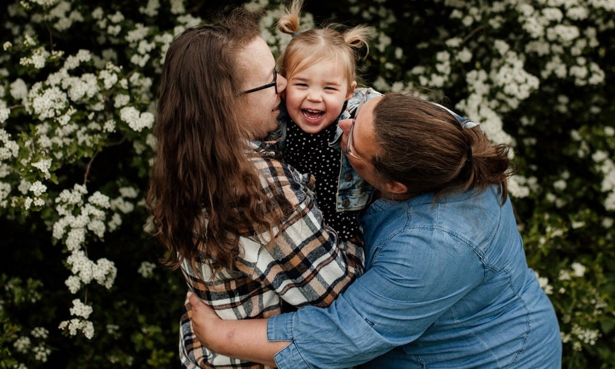 Brenda van het kastje naar de muur gestuurd voor geboorteaangifte: ‘Kom